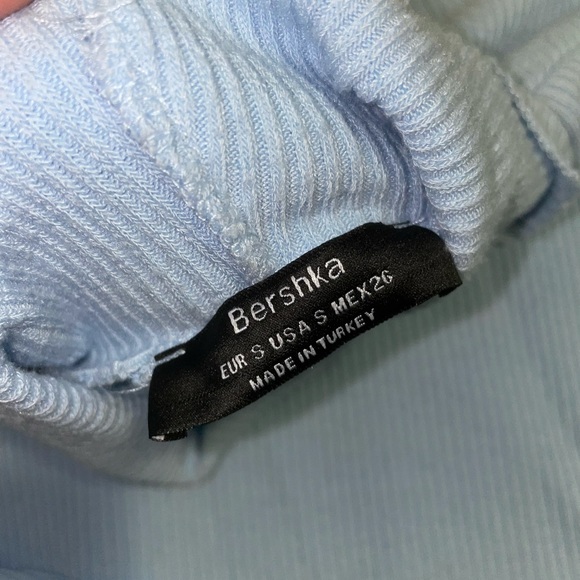 Bershka Turtleneck Sweater - Picture 2 of 2